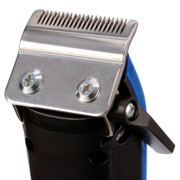 Andis inCLINE 20- Piece Clipper Set w/ Storage Case - Picture 4 of 9